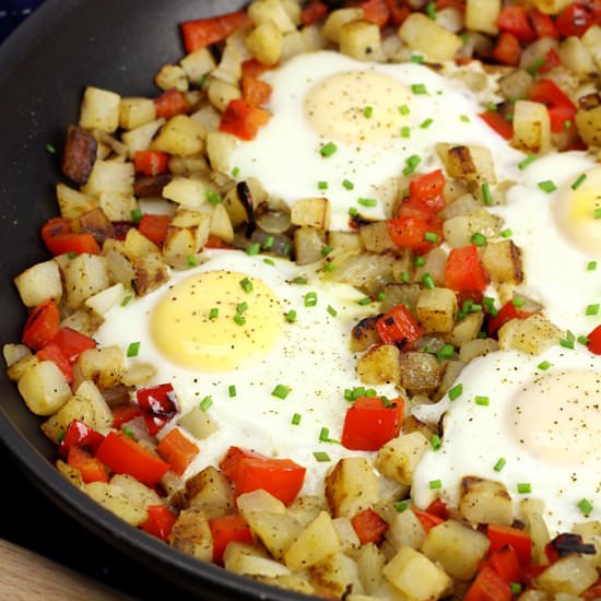 Hash Brown & Egg Breakfast Skillet