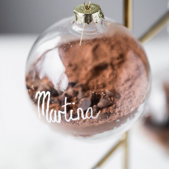 Single-Serve Mug Cake Gift Baubles