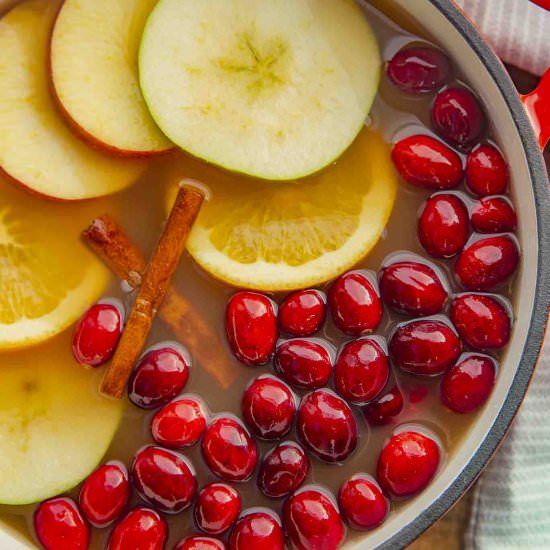 Holiday Apple Cider