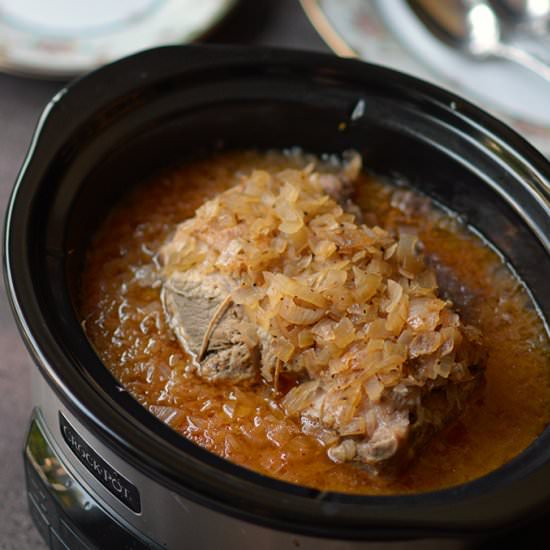 Slow Cooker Pork & Sauerkraut