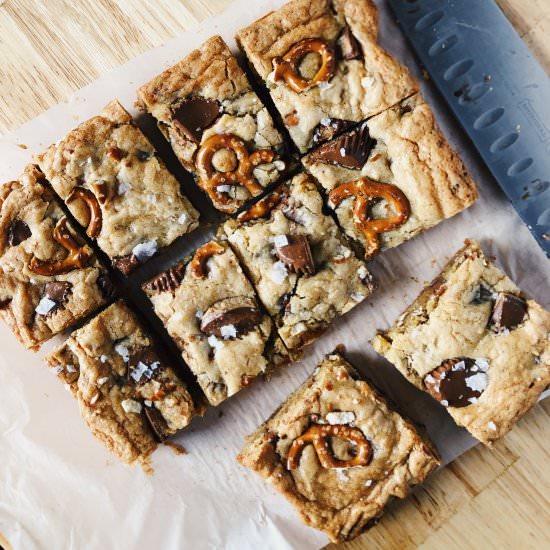 Peanut Butter Cup Pretzel Bars