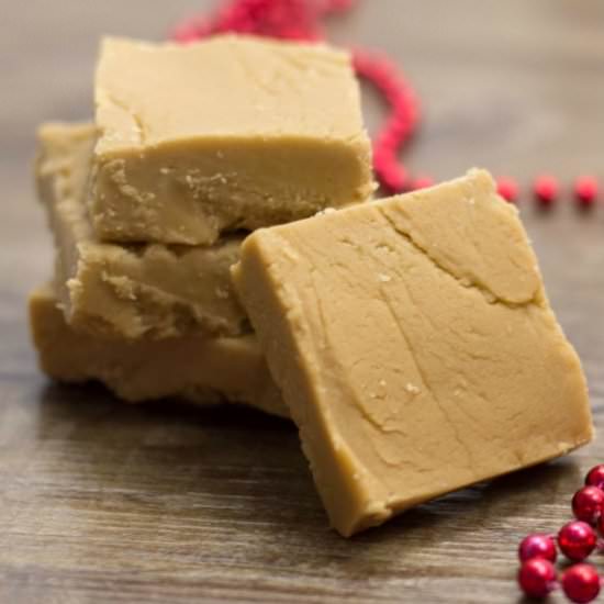 EASY PEANUT BUTTER FUDGE