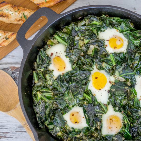 Green Shakshuka with Garlic Bread