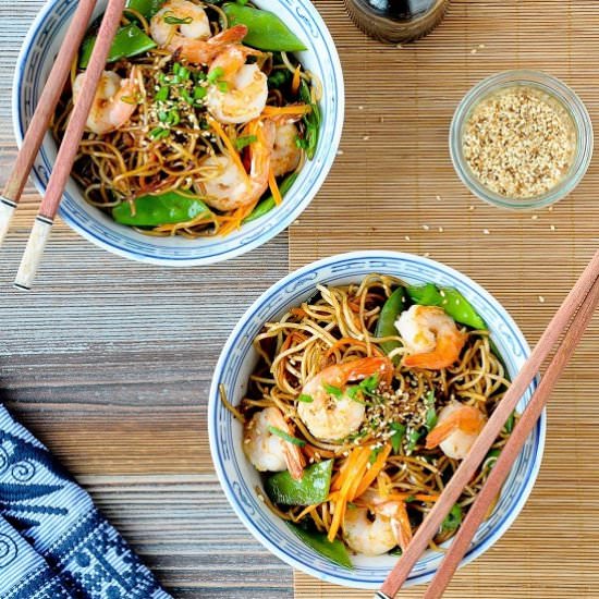 Chinese noodles with shrimp