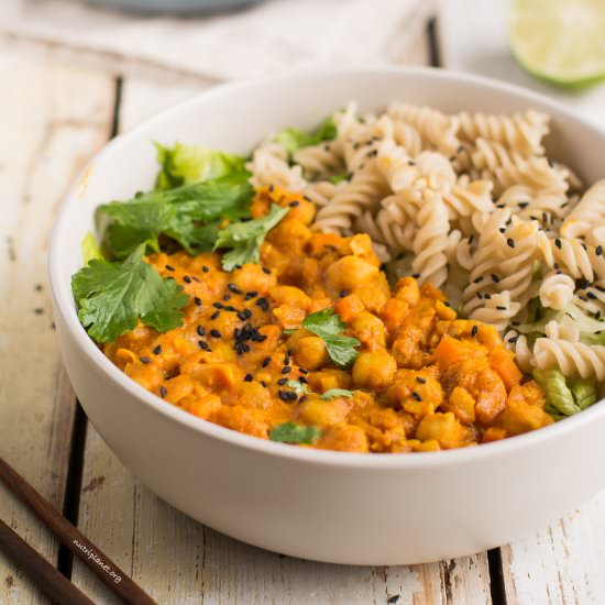Vegan Chickpea Curry with Tomatoes