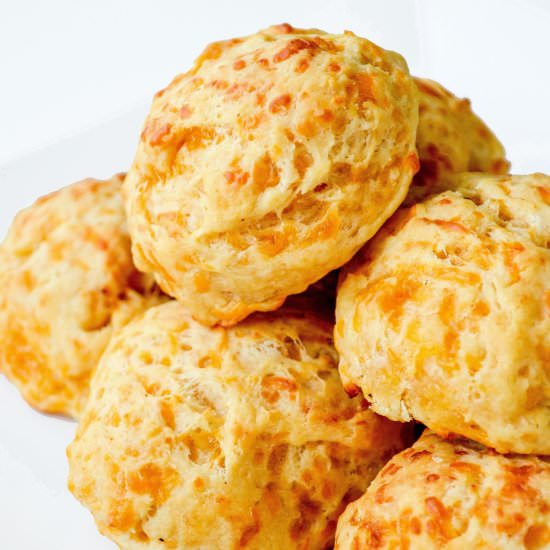 Easy Cheddar Biscuits