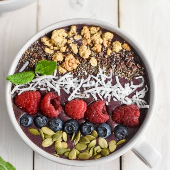 Berry Acai Smoothie Bowl