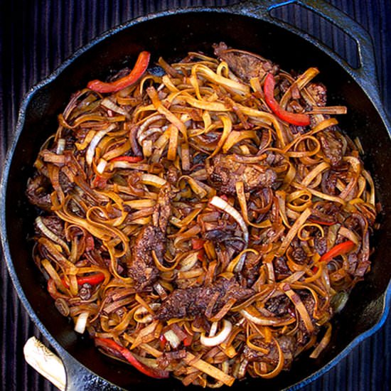 Chinese Fun Noodles with Beef