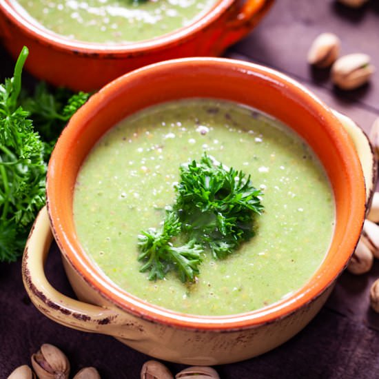 A PROTEIN-RICH VEGAN PEA SOUP