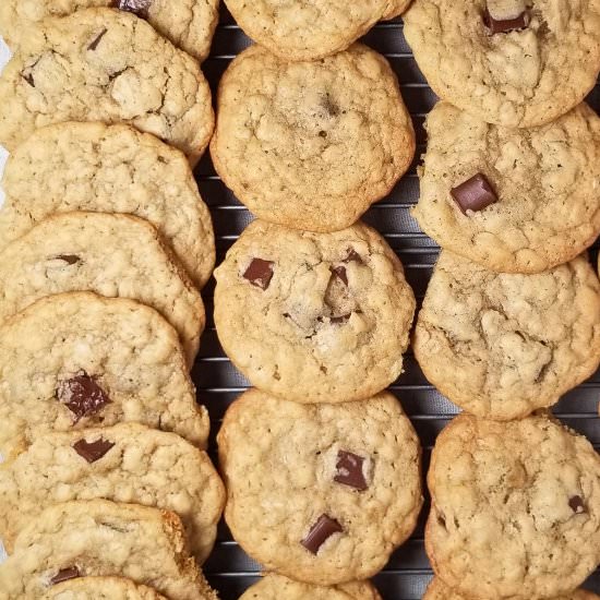 Oatmeal Chocolate Chunk Cookies