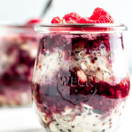 Chocolate Raspberry Overnight Oats