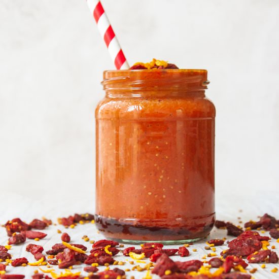 Goji, Orange and Almond Smoothie