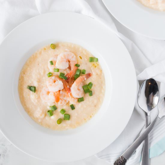 Crockpot Cheesy Grits and Shrimp