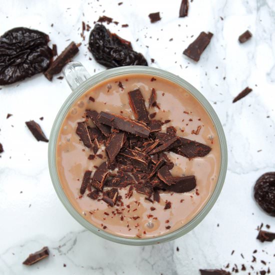 Healthy, creamy, chocolate smoothie