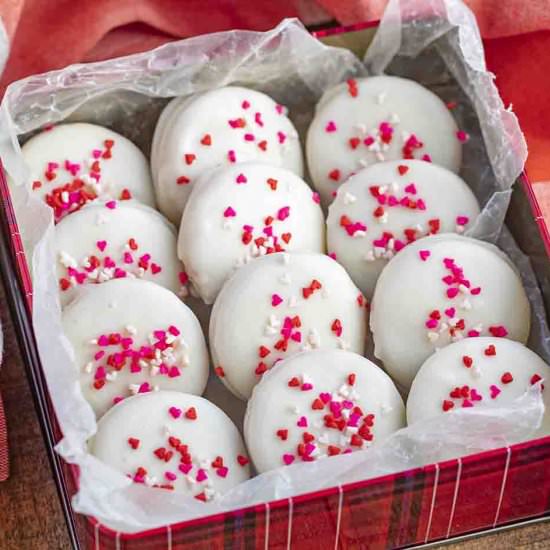 Valentine’s Day Chocolate Oreos