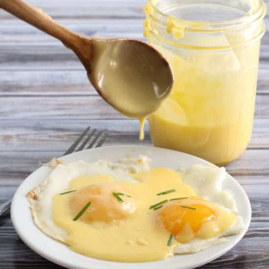 Easy Hollandaise Sauce