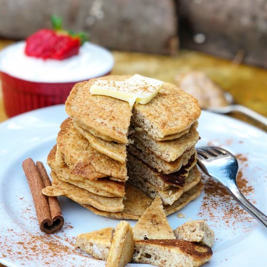 Low Carb Cinnamon Almond Pancakes