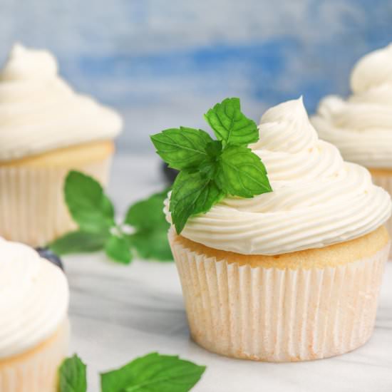 Vanilla Cupcakes with Buttercream