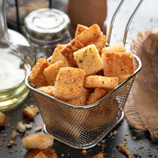 Baked Garlic Croutons