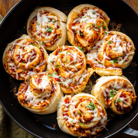 Cheesy BBQ Chicken Pizza Rolls