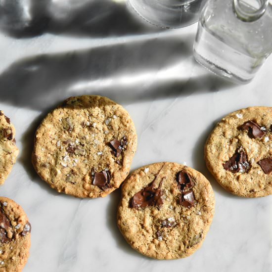 Vegan peanut choc cookies