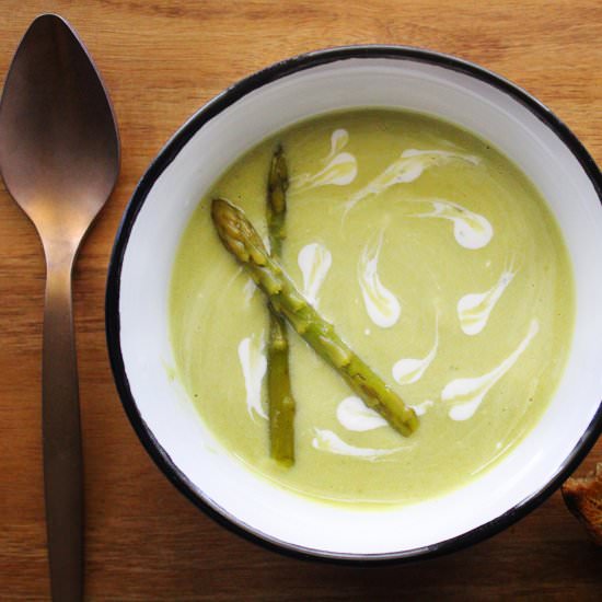 Asparagus Soup with Greek Yogurt