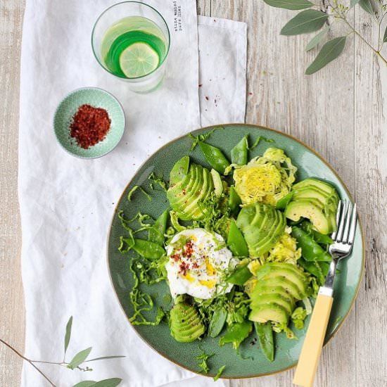 Green salad with burrata