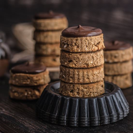 Gingerbread chickpea peanut cookies