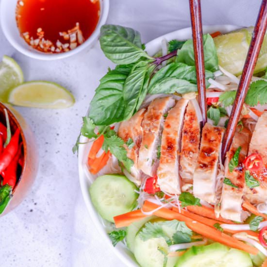 Lemongrass Chicken Noodle Bowl