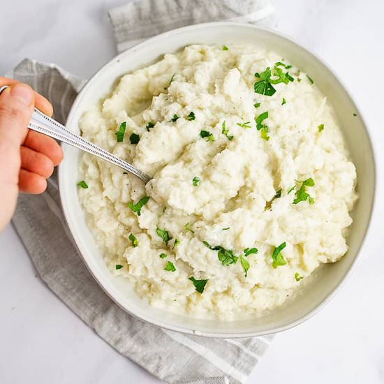 Vegan Garlic Mashed Cauliflower