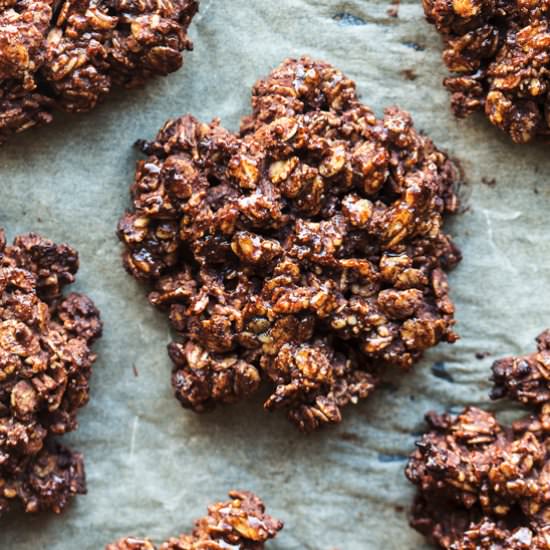 5 ingredient vegan oat cookies