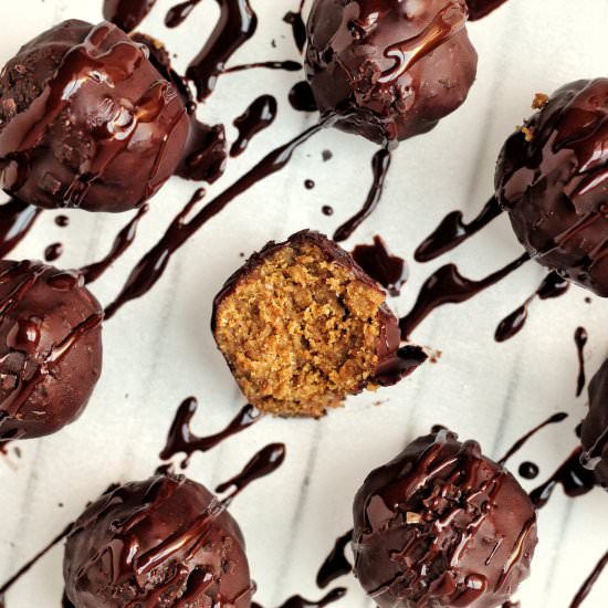 Gingerbread Cookie Dough Truffles
