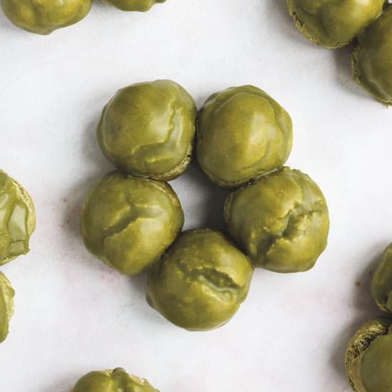 baked matcha mochi donuts (vegan)