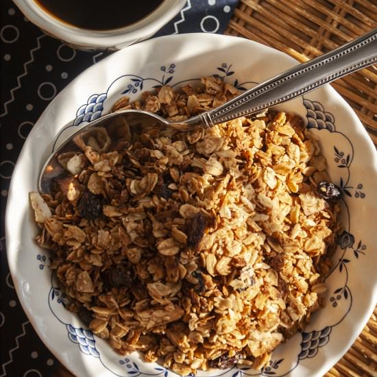 Homemade Almond and Honey Granola