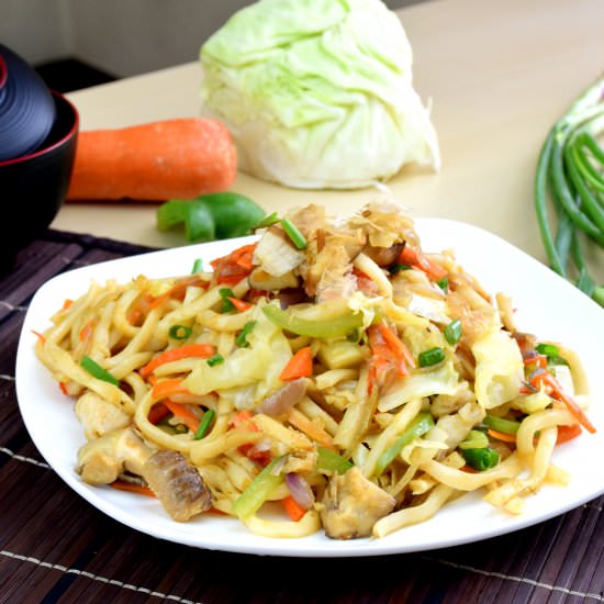 Yaki udon (焼きうどん)