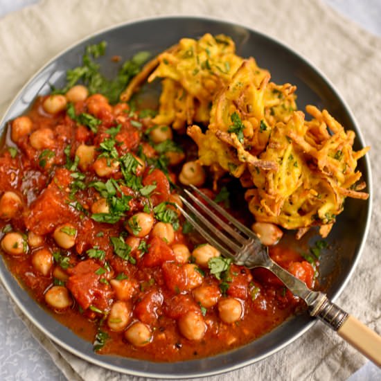 pakora with spicy chickpeas