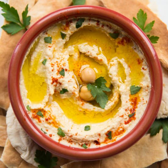 Easy Homemade Hummus with Tahini