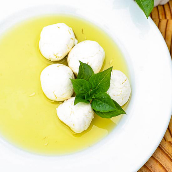 Yogurt Balls (Labne Balls)