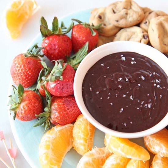 Slow Cooker Wine Chocolate Fondue