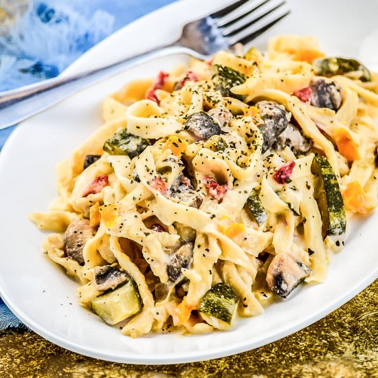 Fettuccine Alfredo Primavera Pasta