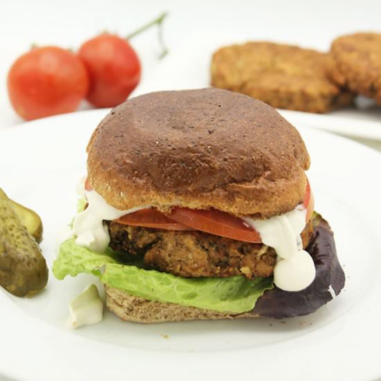 Deluxe Tempeh Burgers