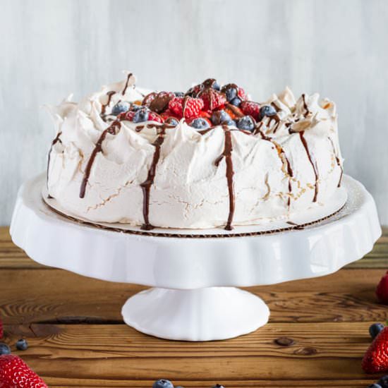 Pavlova with Fresh Whipped Cream