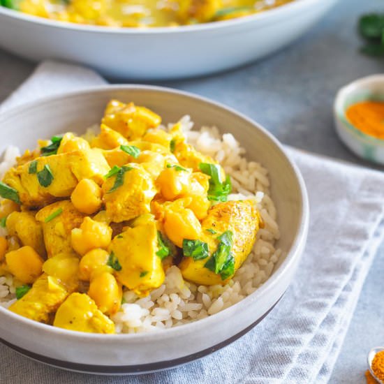 Creamy Turmeric Chicken
