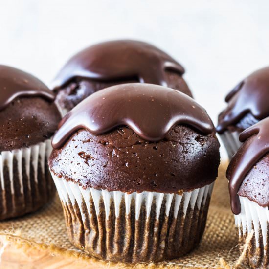 Vegan Chocolate Mousse Cupcakes