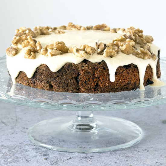 Healthy carrot, dates & banana cake