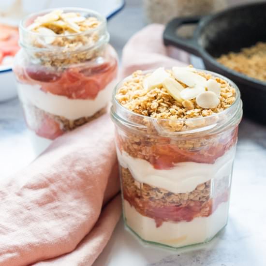 Breakfast Parfait with Toasted Oats