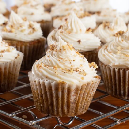 Mini Carrot Cake Cupcakes with Frosting
