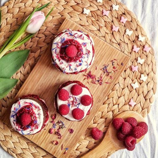 Valentine’s Raspberry Mini Cakes