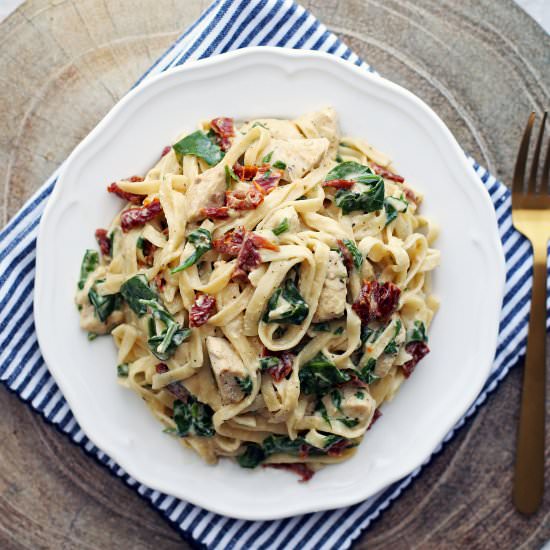 Instant Pot Chicken Fettuccine