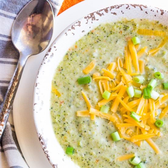 Skinny Broccoli Cheddar Soup